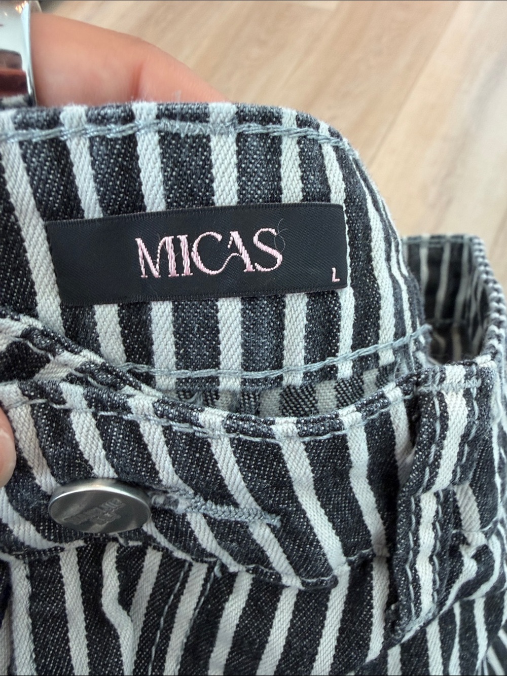 Black & White Striped women’s barrel Pants - Picture 2 of 2